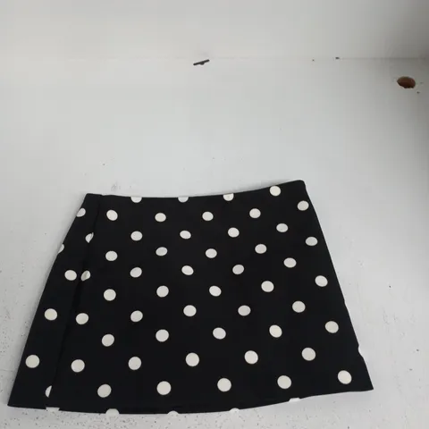 BERSHKA BLACK POLKA DOT SKIRT – WOMEN'S CLOTHING SIZE XXS