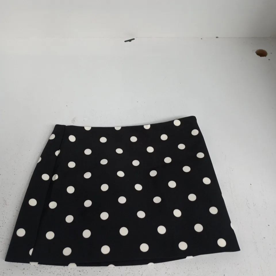 BERSHKA BLACK POLKA DOT SKIRT – WOMEN'S CLOTHING SIZE XXS