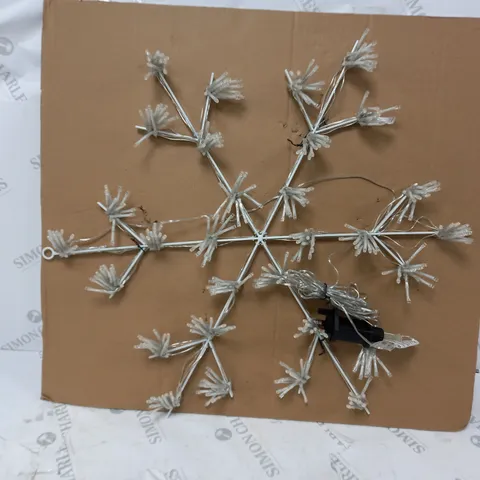 SNOWFLAKE LIGHT OUTDOOR CHRISTMAS DECORATION