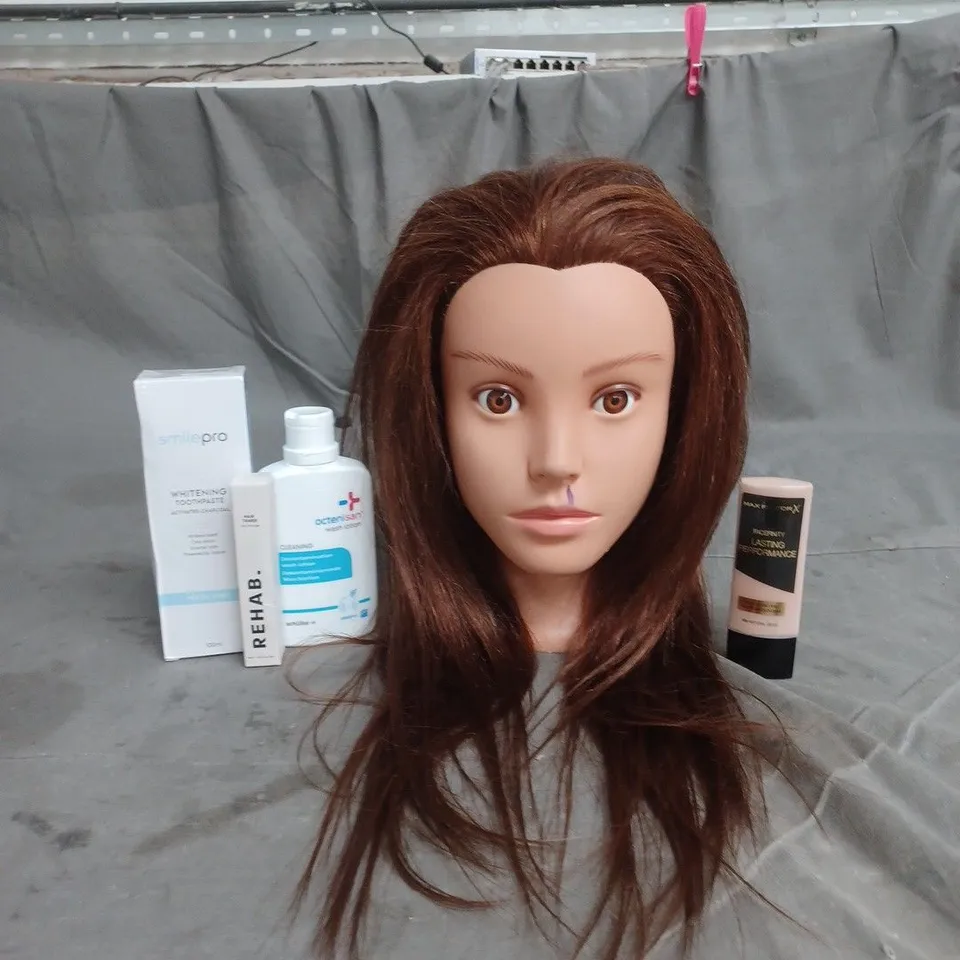APPROXIMATELY 20 HEALTH AND BEAUTY ITEMS TO INCLUDE STYLING HEAD, MAX FACTOR FOUNDATION AND OCTENISAN WASH