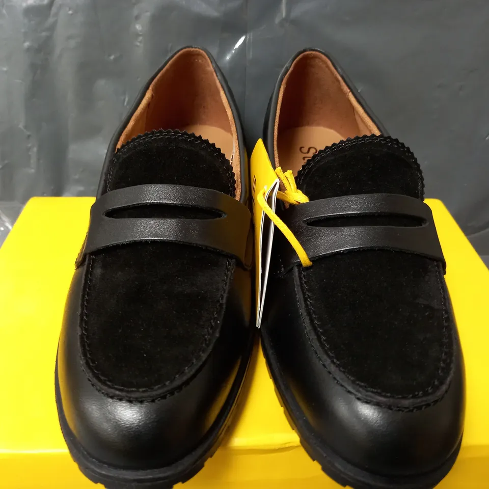 STRIVE SEVILLE SLIP ON SHOES IN BLACK - UK 4