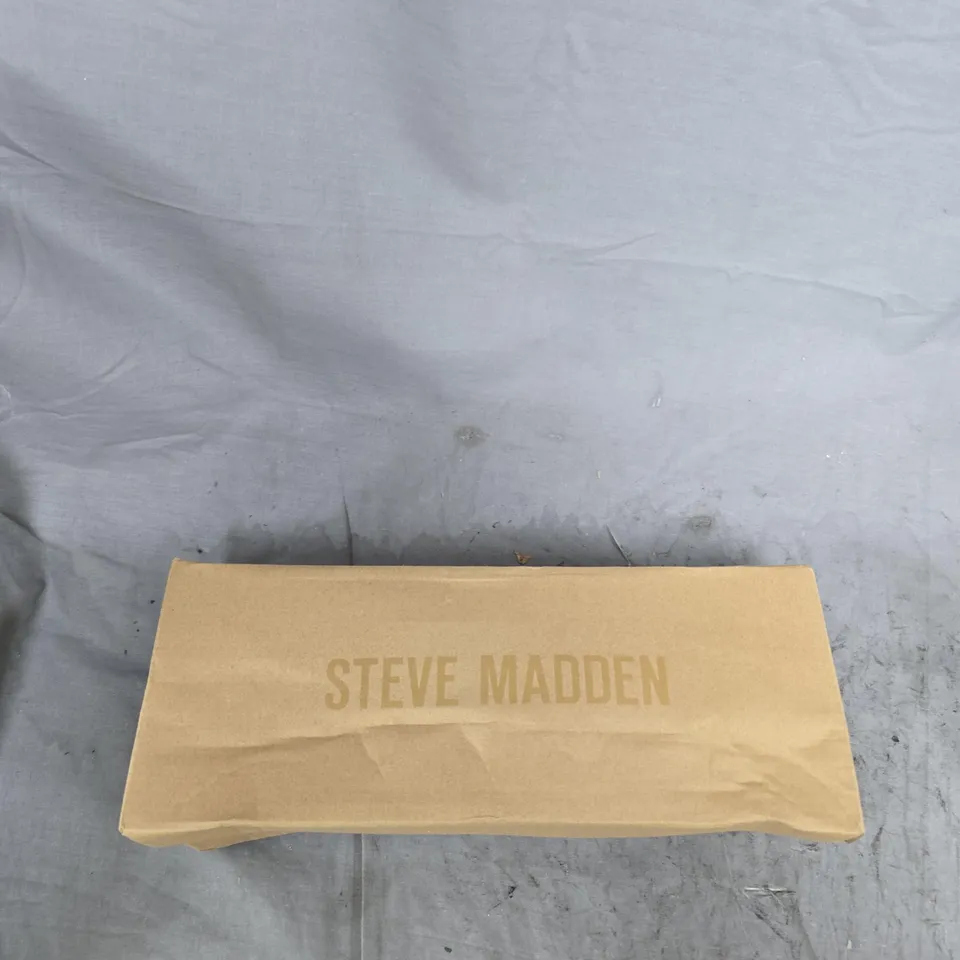 STEVE MADDEN LEOPARD PRINT SLIP-ON FLATS – WOMEN’S SHOES UK 6