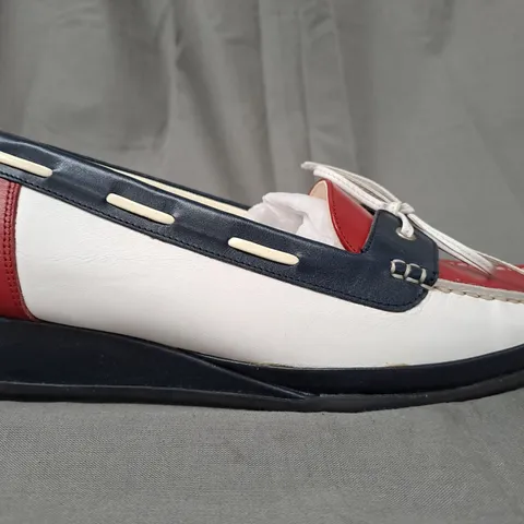 BOXED PAIR OF VAN DAL JAMAICA SHOES IN RED/WHITE/NAVY SIZE 5