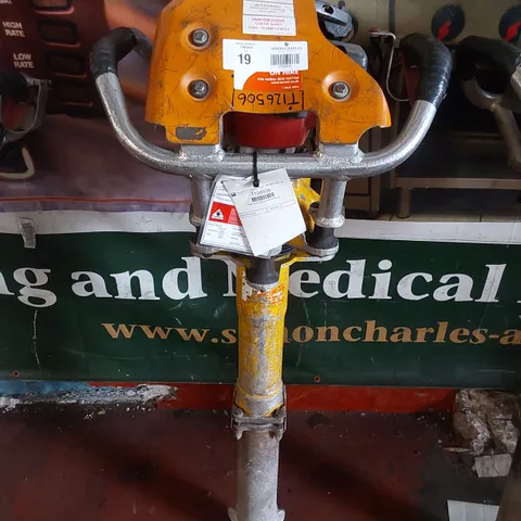 ROBEL 62.05 2 STROKE VERTICAL TAMPER