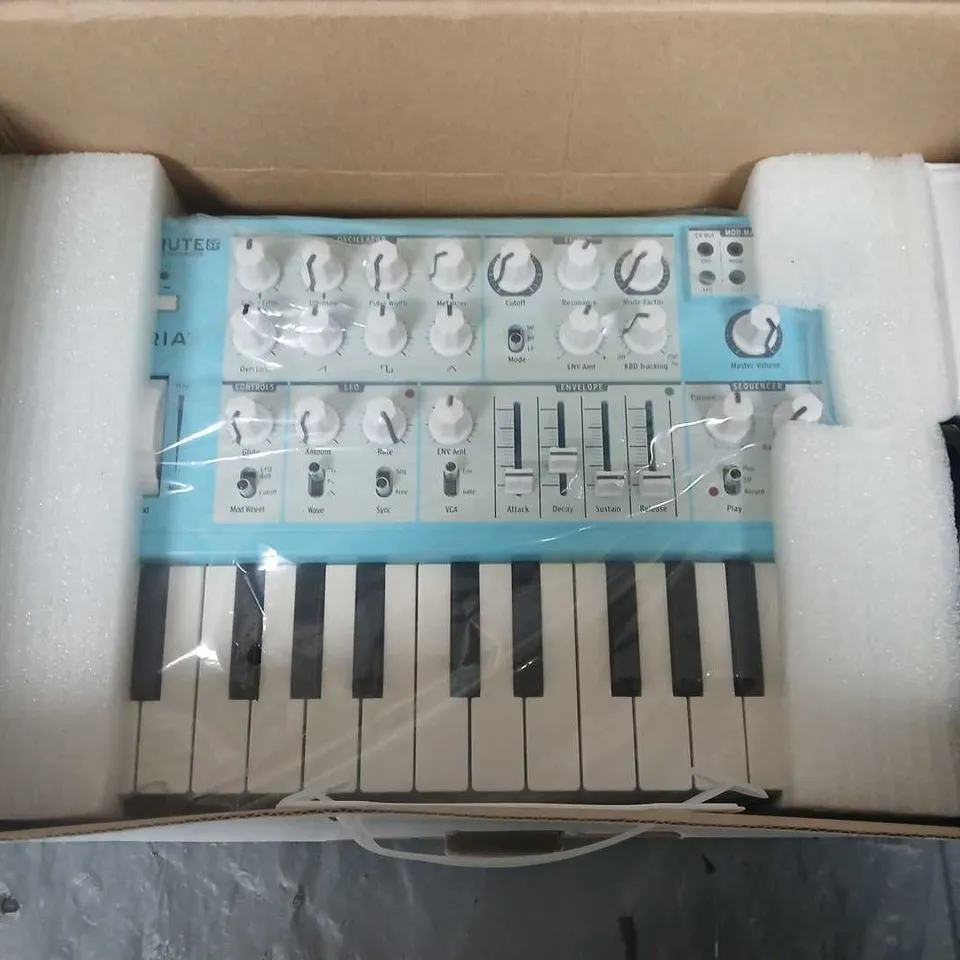 BOXED ARTURIA MICROBRUTE SE ANALOG SYNTHESIZER 
