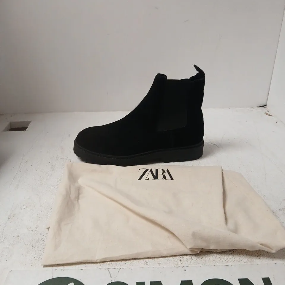 ZARA BLACK SUEDE CHELSEA BOOT – UK 9 (EU 43)