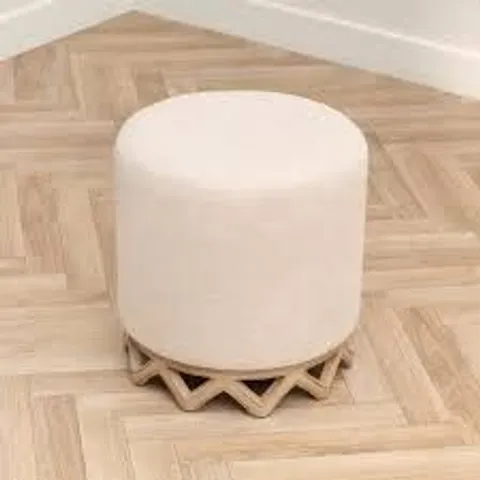 BOXED CLARA FOOTSTOOL- OAK - 43X43X45.5CM (1 BOX)