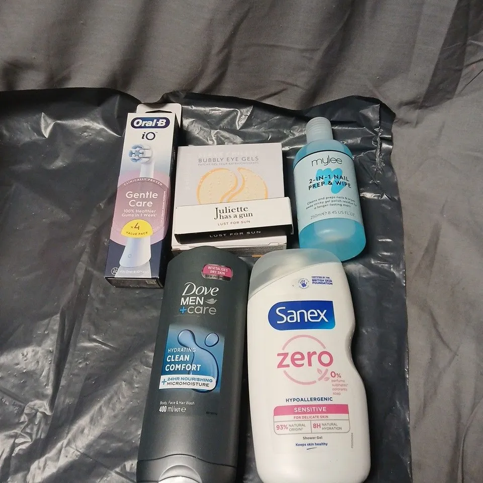 APPROXIMATELY 20 ASSORTED COSMETICS INCLUDING SANEX SHOWER GEL, DOVE SHOWER GEL, 2 IN 1 NAIL PREP, EYE GELS, ORAL B ELECTRIC TOOTHBRUSH HEADS ETC
