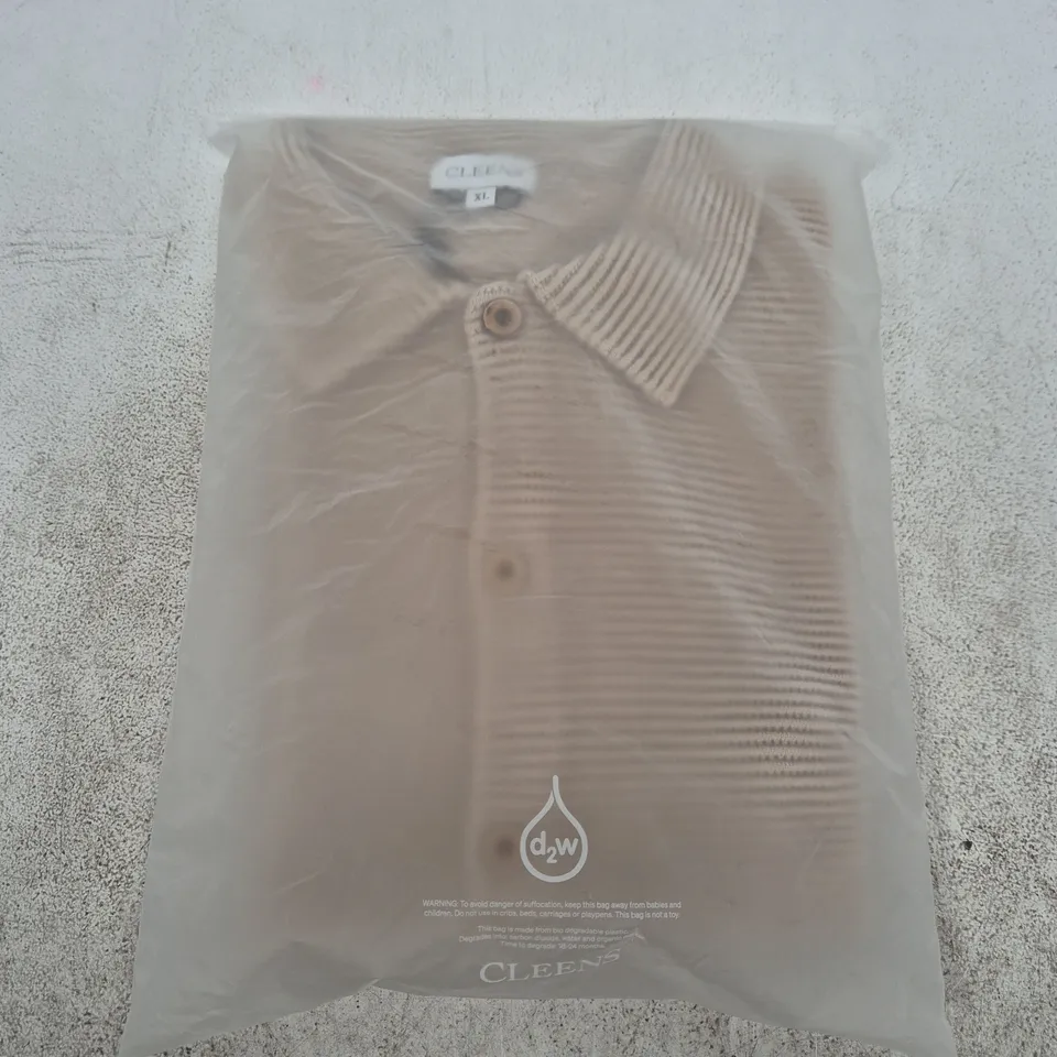BAGGED CLEENS CAMEL TEXTURED BUTTON-THROUGH SHIRT – XL (MEN'S)
