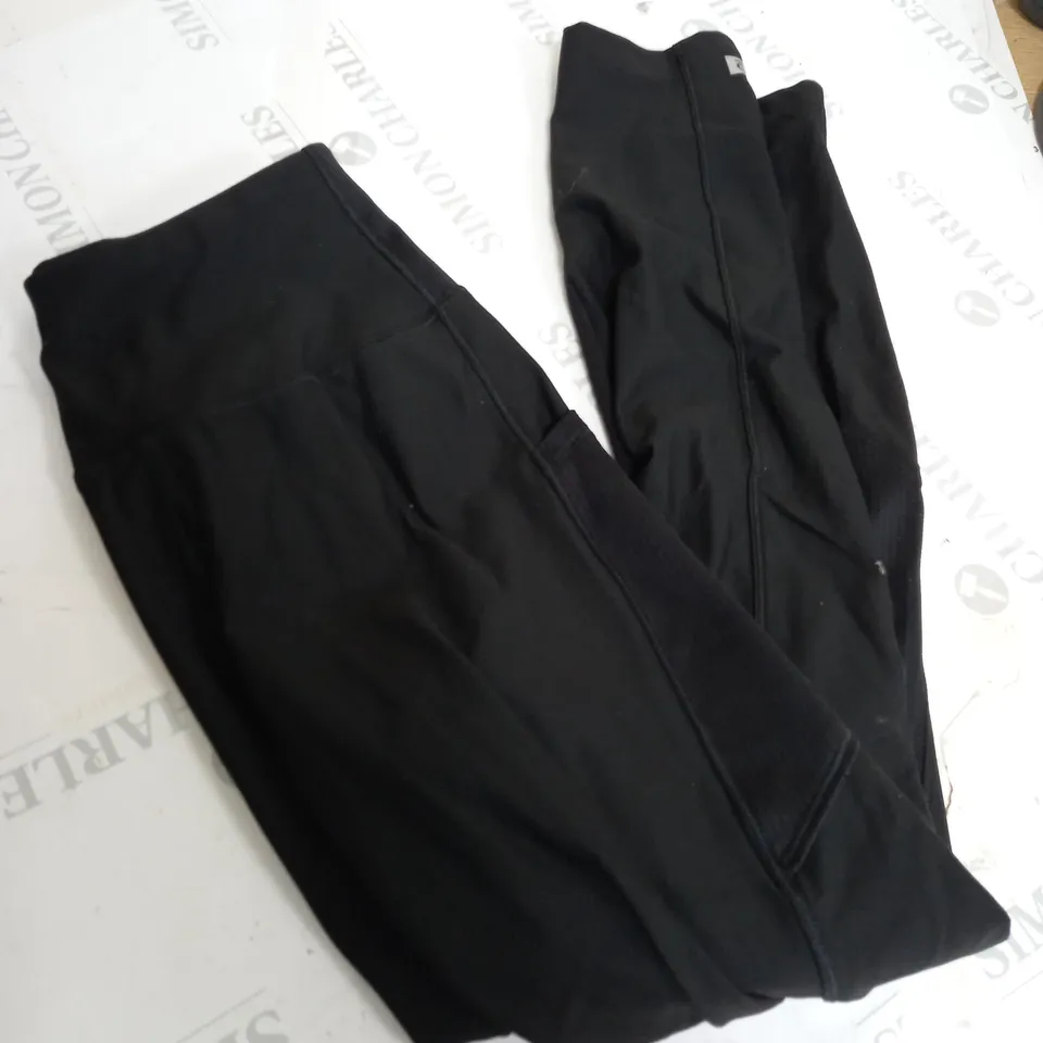 BLACK GYM LEGGINGS SIZE 33-31