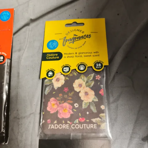 BOX OF APPROXIMATELY 50 ASSORTED CAR AIR FRESHENERS VALET BAY AND BUTTERKIST