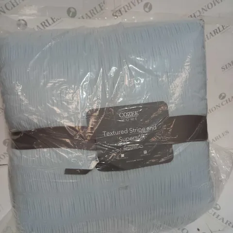 SUPERSOFT BY COZEE HOME TEXTURED STRIPE BEDSPREAD WITH CONTRAST BORDER - SOFT BLUE // SIZE: 250 X 260CM