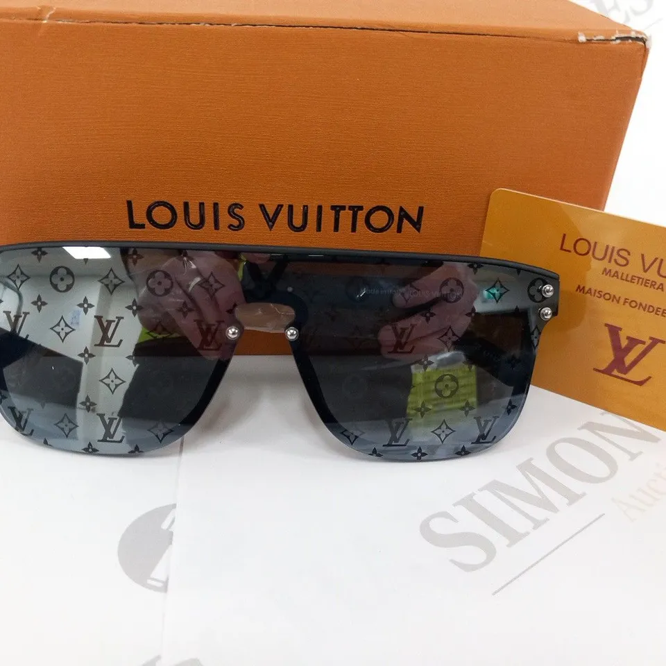 BOXED LOUIS VUITTON L1117 SUNGLASSES