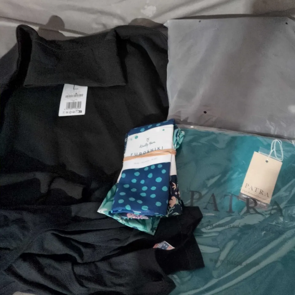 APPROXIMATELY 25 ASSORTED CLOTHING ITEMS IN VARIOUS SIZES, STYLES & COLOURS TO INCLUDE BRANDS SUCH AS PATRA, KINDLY YARN, STRADIVARIUS, ETC - COLLECTION ONLY