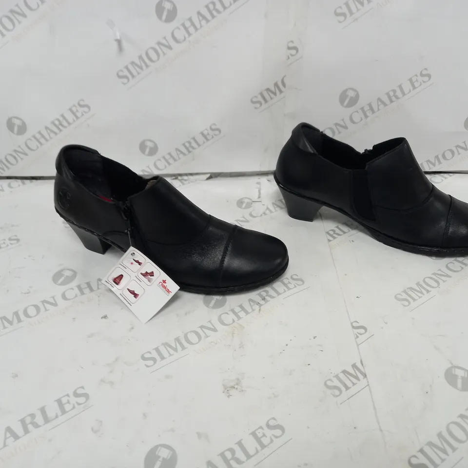 RIEKER BLACK SHOE BOOT SIZE 6 - BOXED