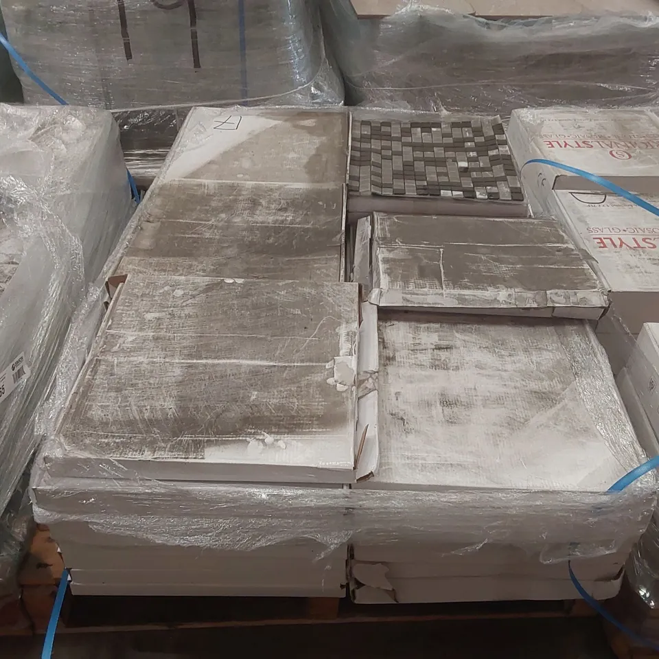 PALLET CONTAINING APPROXIMATELY 268x BRAND NEW MOSAIC TILES