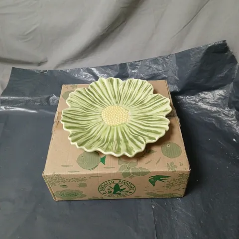 SET OF 3 BORDALLO PINHEIRO CERAMIC FLOWER PLATE – GREEN