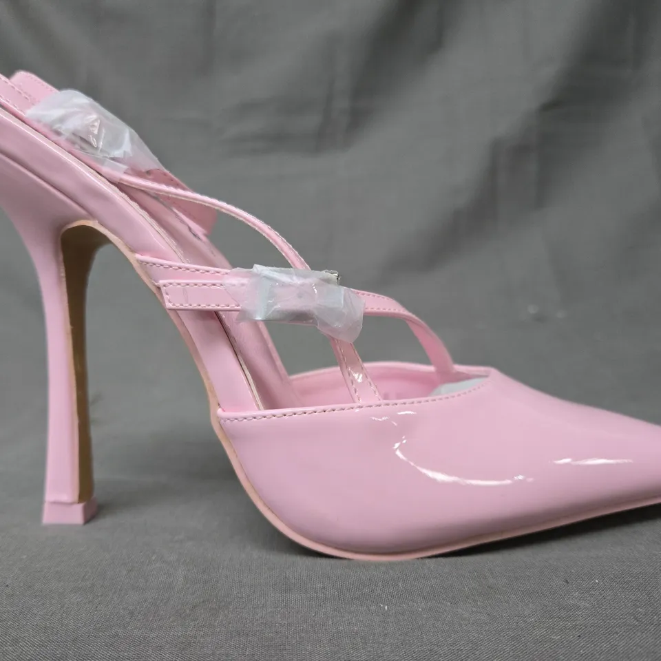 BOXED PAIR OF PUBLIC DESIRE POINTED TOE HEELED SHOES IN PINK UK SIZE 6