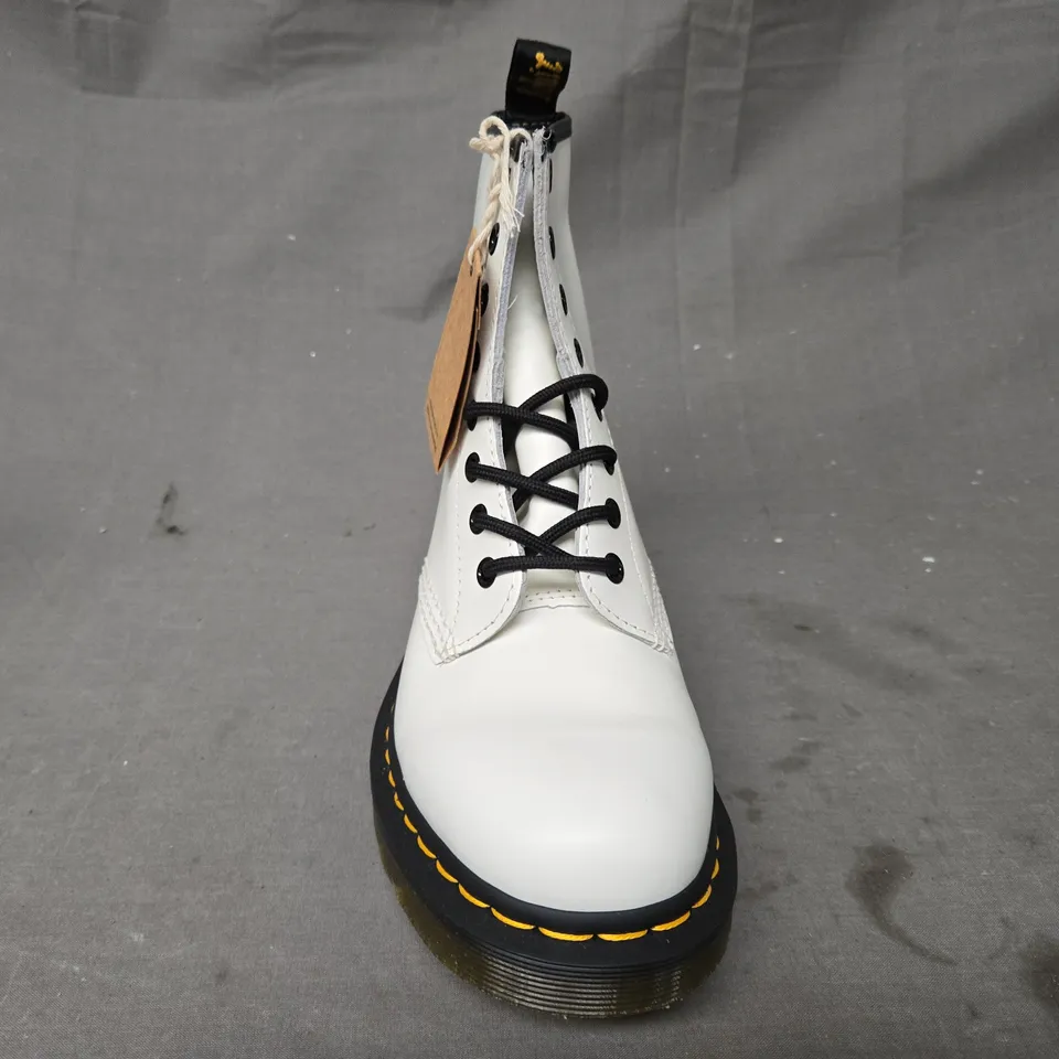 BOXED PAIR OF DR MARTENS 1460 ANKLE BOOTS IN WHITE UK SIZE 5