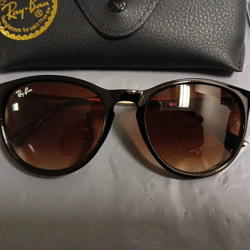 PAIR OF RAY BAN GLASSES IN CASE