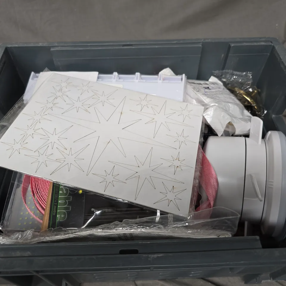 APPROXIMATELY 15 ASSORTED HOUSEHOLD ITEMS TO INCLUDE - WOOL , PILL ORGANIZER , ETC 