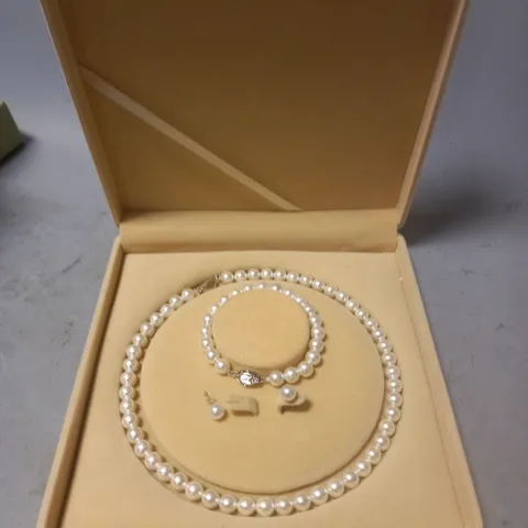 PEARL NECKLACE, BRACELET AND EARRINGS SET - 925 STAMP
