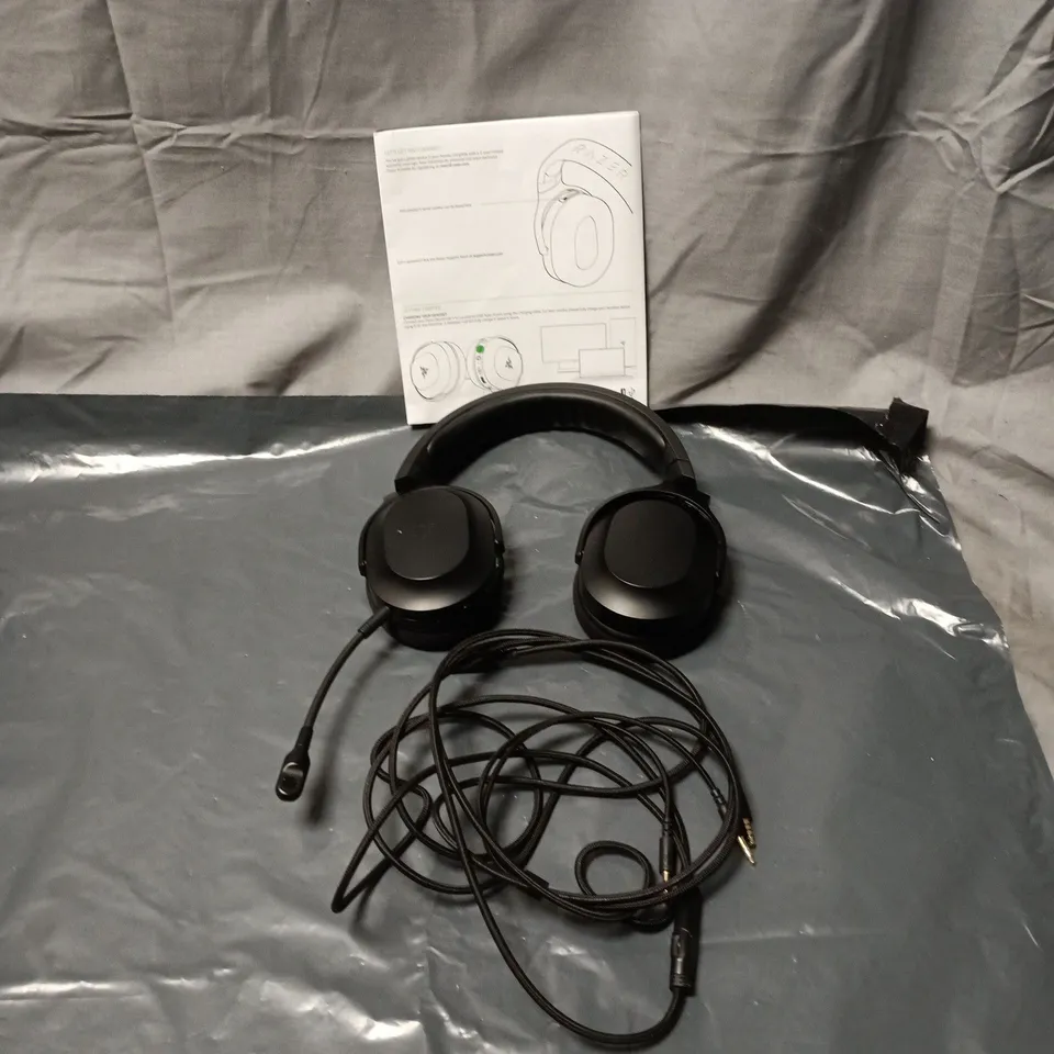 RAZER OVER-EAR WIRED HEADPHONES WITH BOOM MICROPHONE – BLACK 