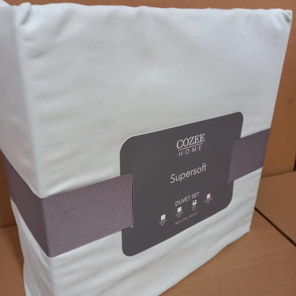 SUPERSOFT BY COZEE HOME EMBOSSED SPOT DUVET SET MINT KING SIZE
