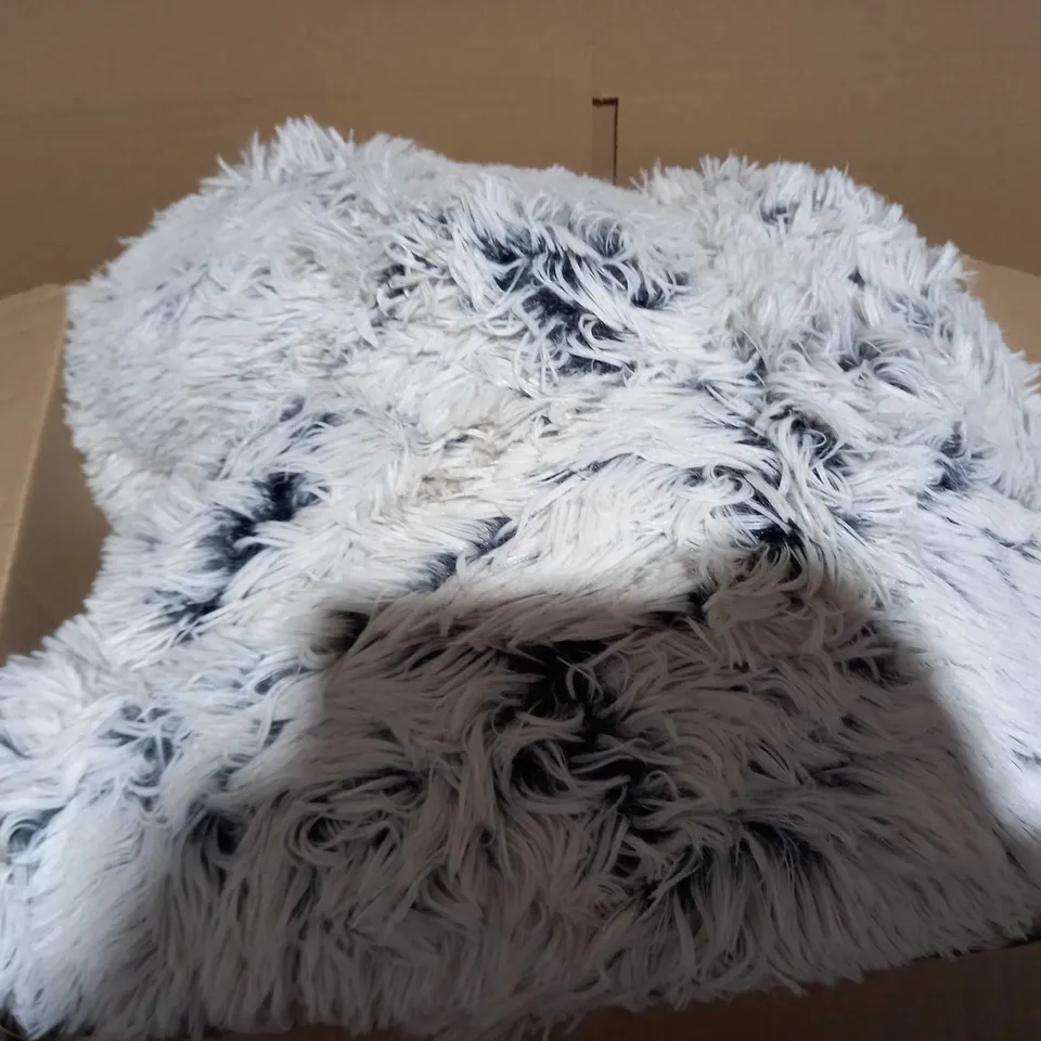 COZEE PAWS, FLUFFY ODOUROLOGY DOG BED MEDIUM