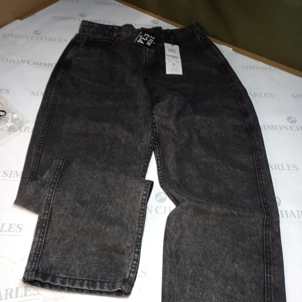 FIRETRAP MOM JEANS IN BLACK WASH SIZE 12R