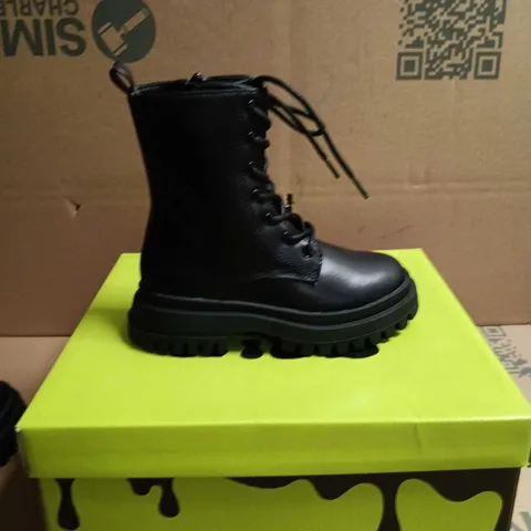 KOI KIDZ MAGIC DREAMERS LACE UP BOOTS BLACK SIZE 11