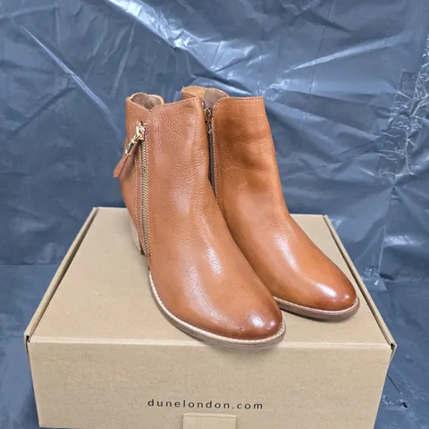BOXED PAIR OF DUNE PAICEY ANKLE BOOT LEATHER SIZE 7