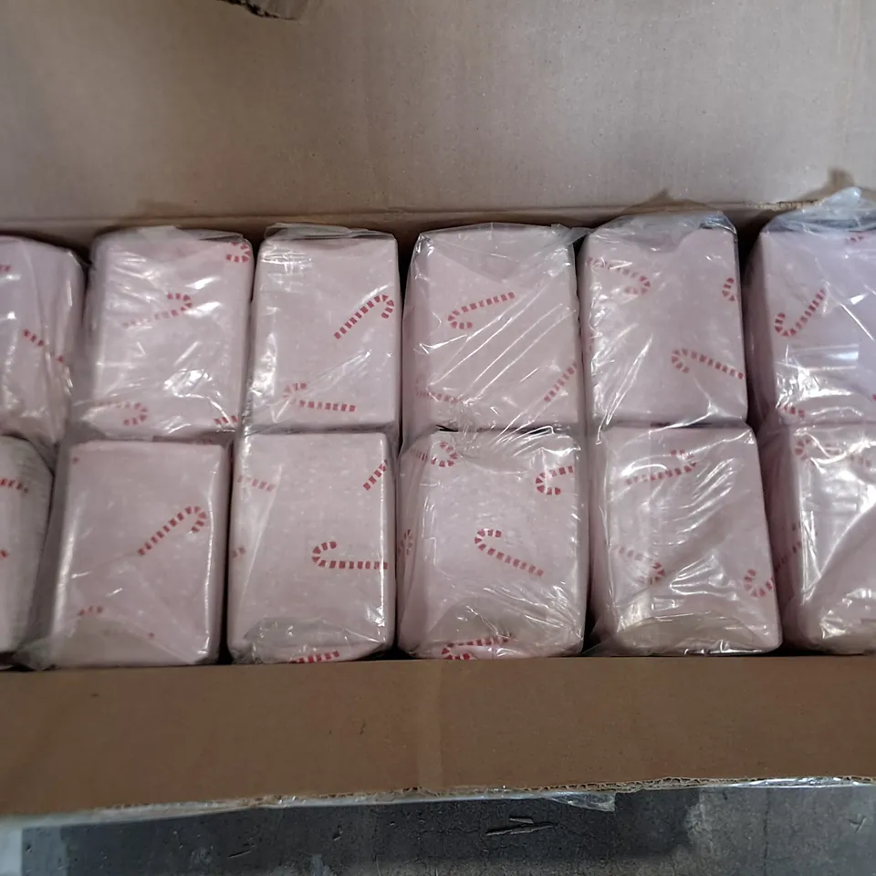LOT OF 12 BRAND NEW CANDY CANE THEMED KING SIZE FITTED SHEETS
