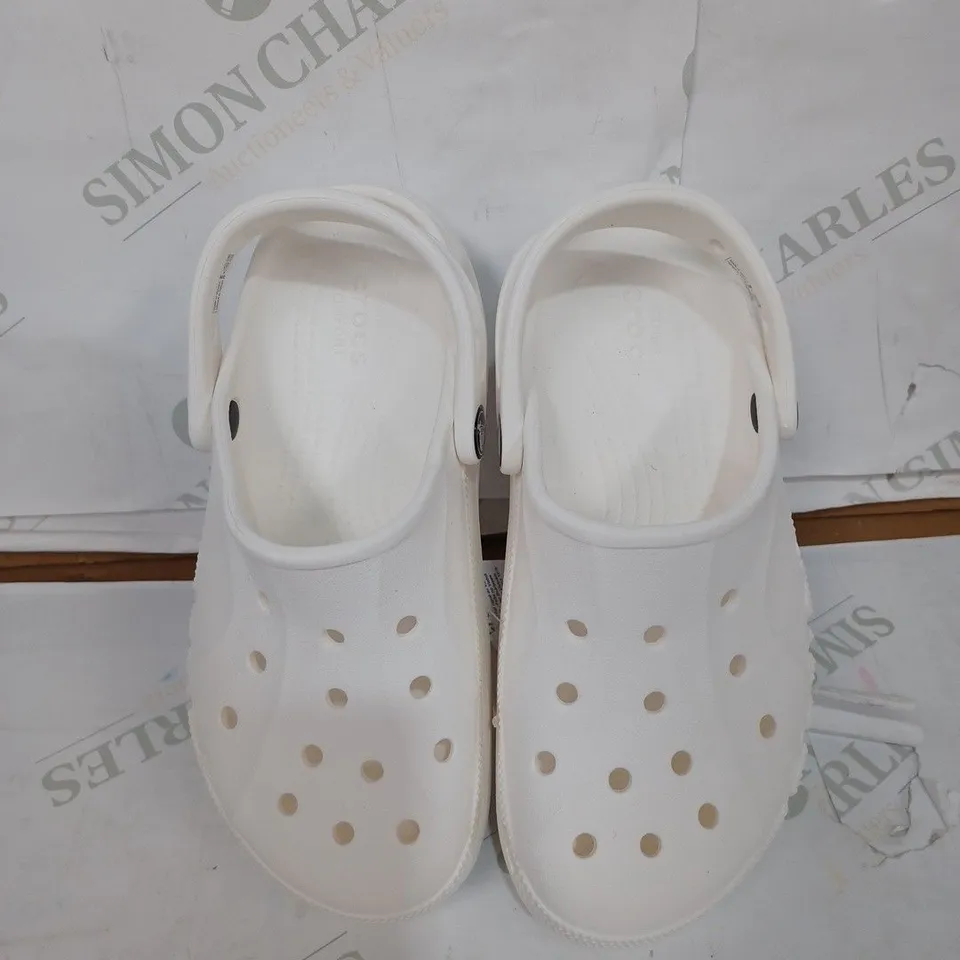 PAIR OF WOMEN'S CROCS BAYA PLATFORM CROCS - WHITE / SIZE: 5 UK 