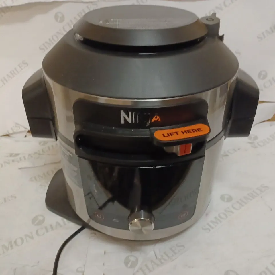 NINJA FOODI SMARTLID 7.5L MULTI COOKER & AIR FRYER RRP £270