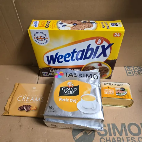 APPROXIMATELY 6 ASSORTED FOOD/DRINK PRODUCTS TO INCLUDE WEETABIX, TASSIMO COFFEE, CARAMEL CREAMS ETC 