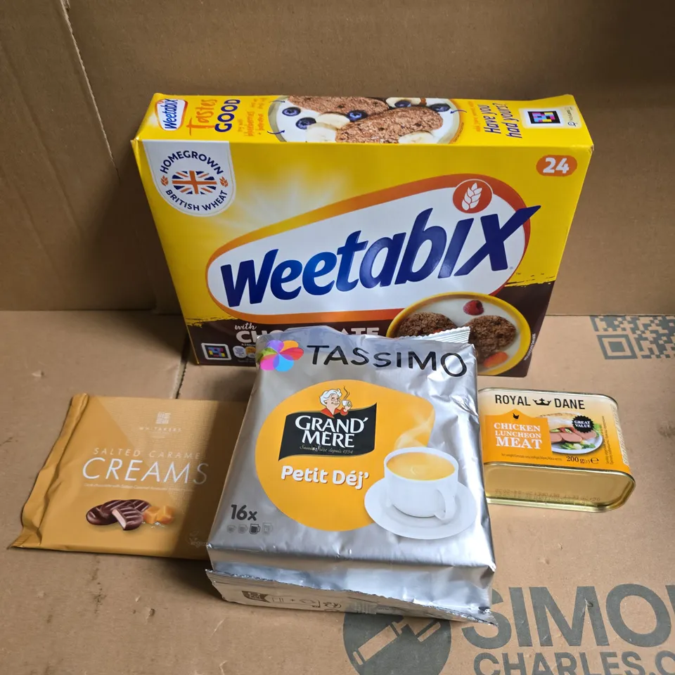 APPROXIMATELY 6 ASSORTED FOOD/DRINK PRODUCTS TO INCLUDE WEETABIX, TASSIMO COFFEE, CARAMEL CREAMS ETC 