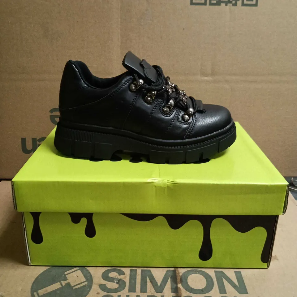 KOI KIDZ LIL RIMO CORE TRAINERS BLACK SIZE 12