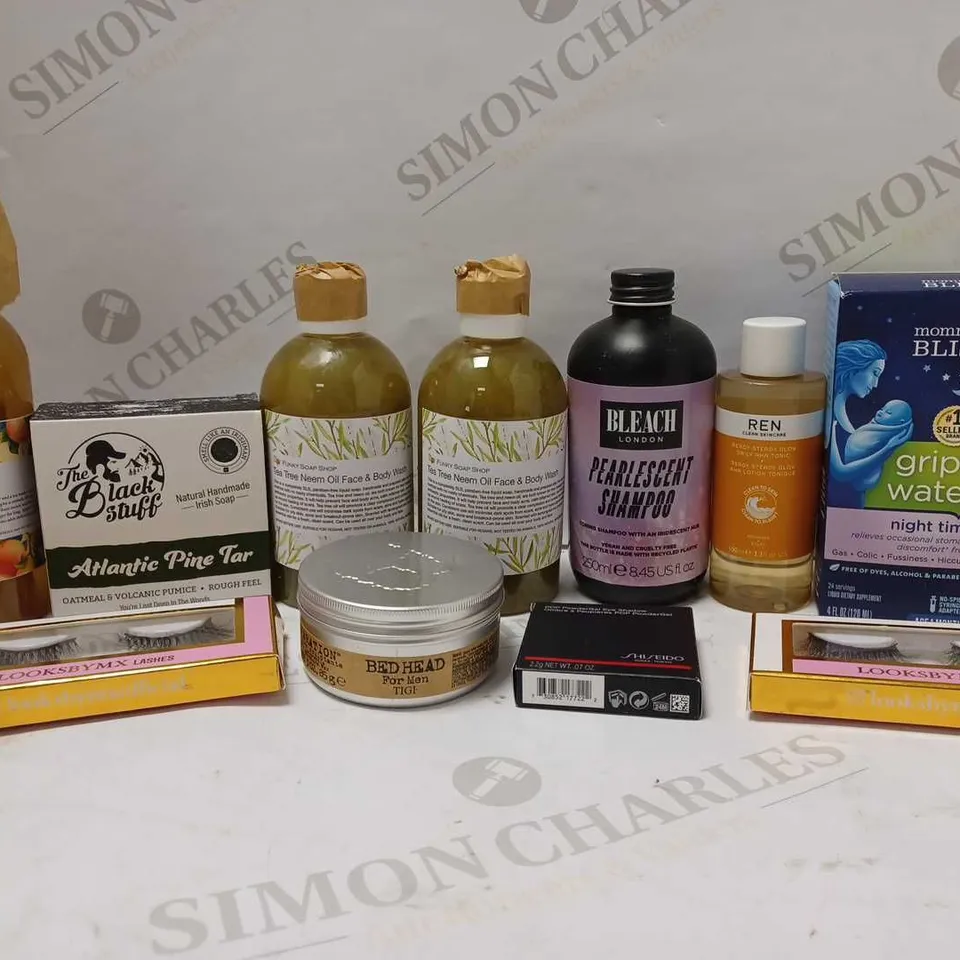 LOT OF APPROX 10 ASSORTED BEAUTY PRODUCTS TO INCLUDE BLEACH LONDON PEARLESCENT SHAMPOO, REN DAILY AHA TONIC, REVOLUTION LASH SERUM, ETC  