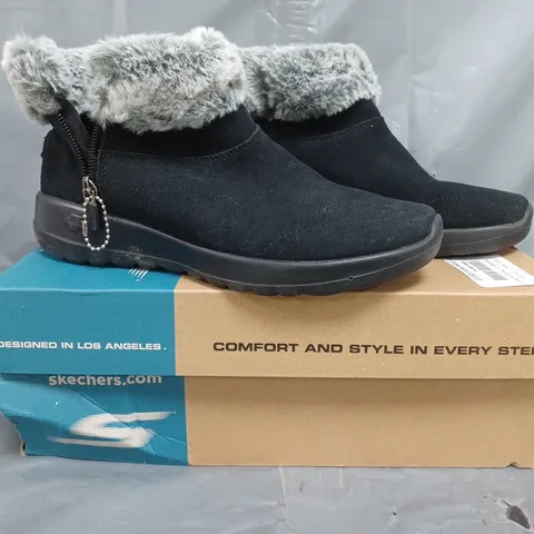 SKECHERS ON THE GO JOY SAVVY BOOTS IN BLACK SIZE 4