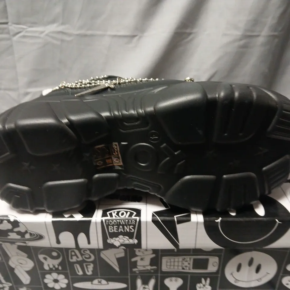 BOXED UK4 KOI JINX MYSTIC CHARM TRAINERS – BLACK