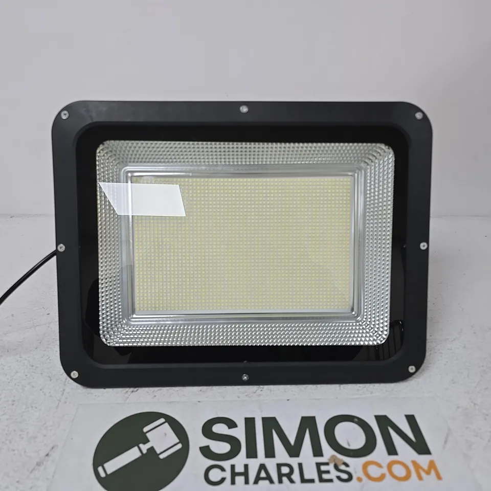 BOXED GOD AND ME LED FLAT LIGHT 