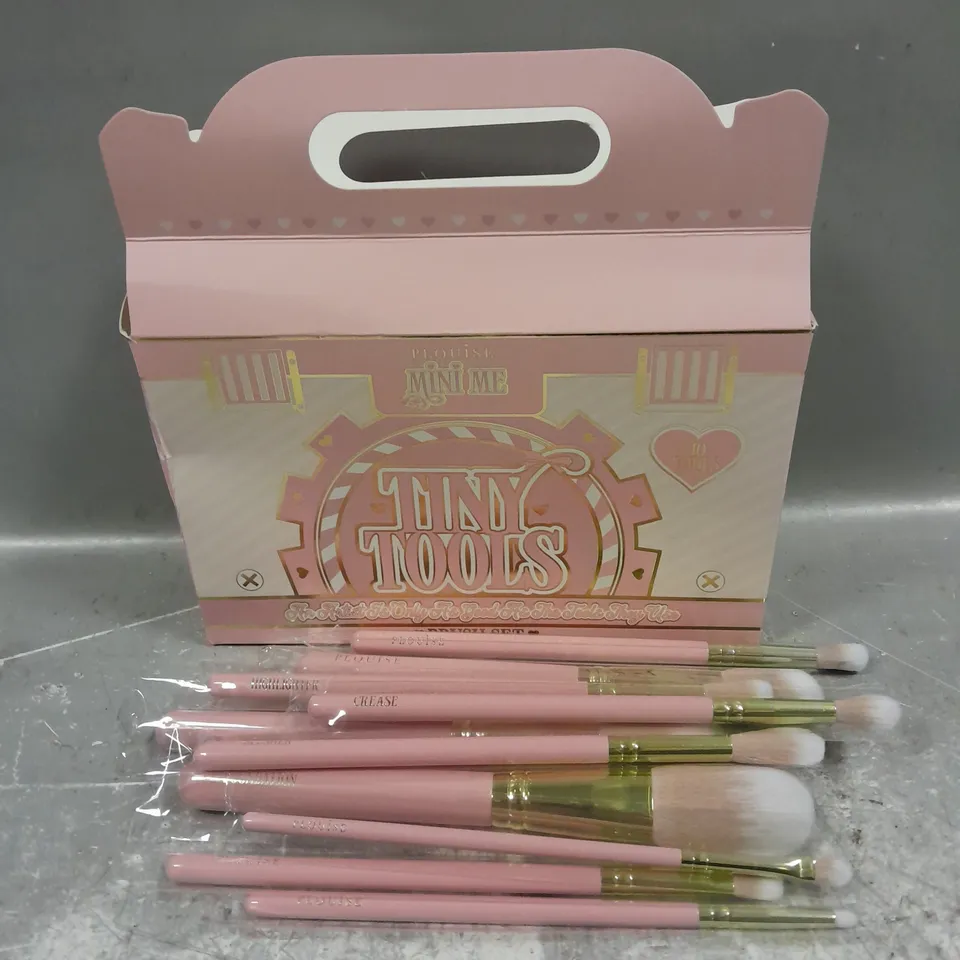 BOXED P.LOUISE TINY TOOLS BRUSH SET 