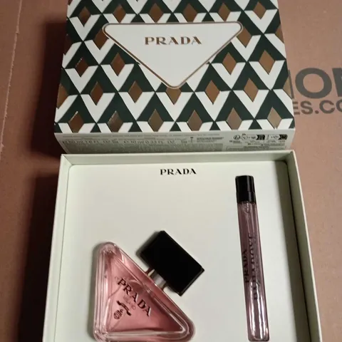 PRADA GIFT SET – PINK TRIANGULAR PERFUME BOTTLE & PURSE SPRAY, BOXED
