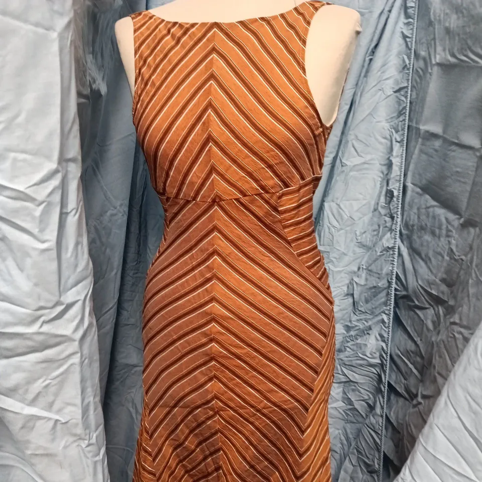 ZARA WOMEN’S ORANGE CHEVRON MAXI DRESS – XS (EU/US XS, MX 24) – MADE IN MOROCCO
