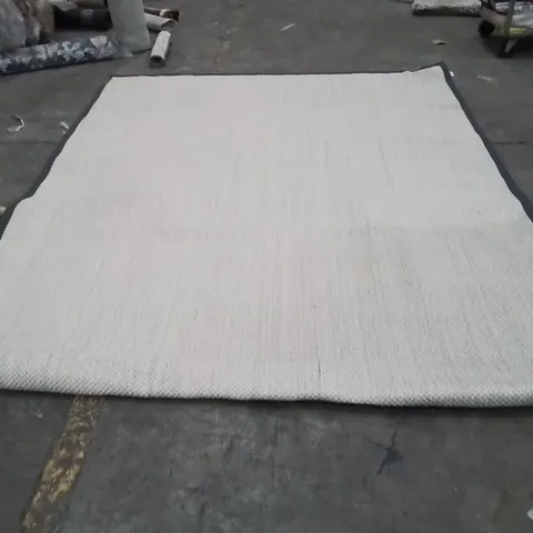 QUALITY DESIGNER AREA RUG - APPROXIMATELY 300X230CM