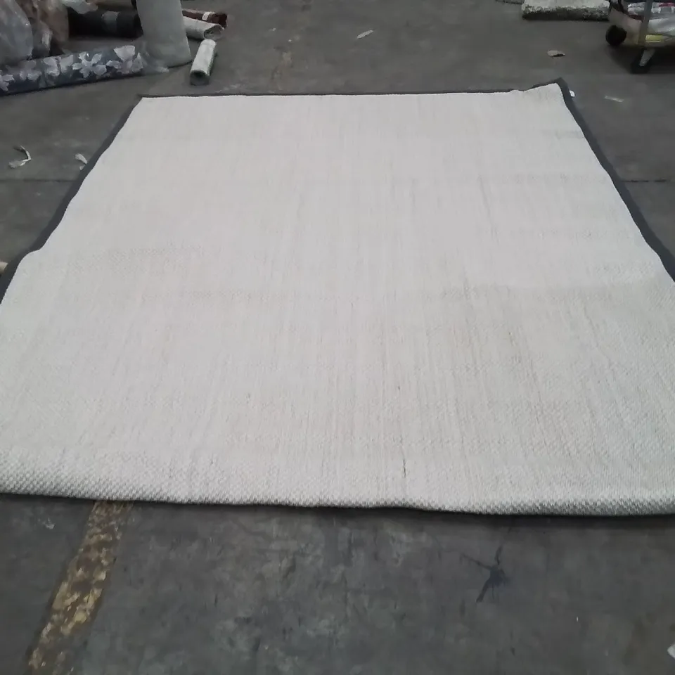 QUALITY DESIGNER AREA RUG - APPROXIMATELY 300X230CM