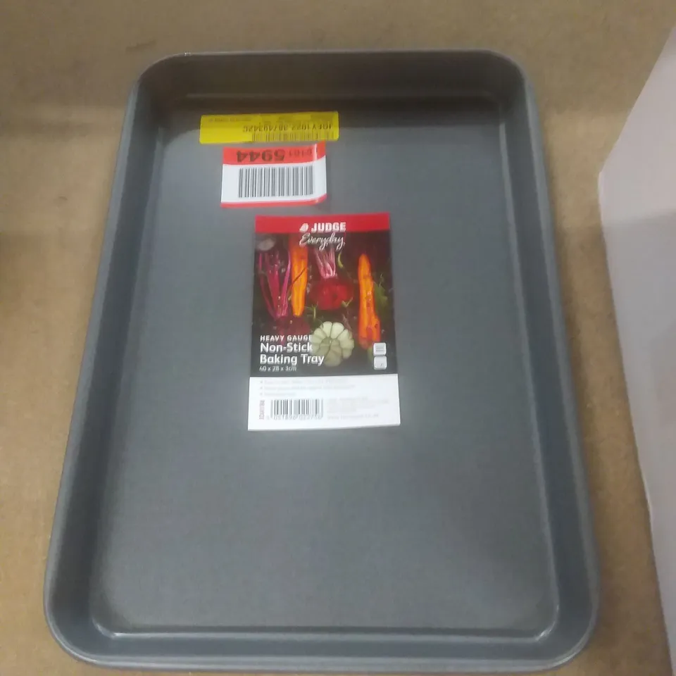 JUDGE EVERYDAY NON-STICK BAKING TRAY 