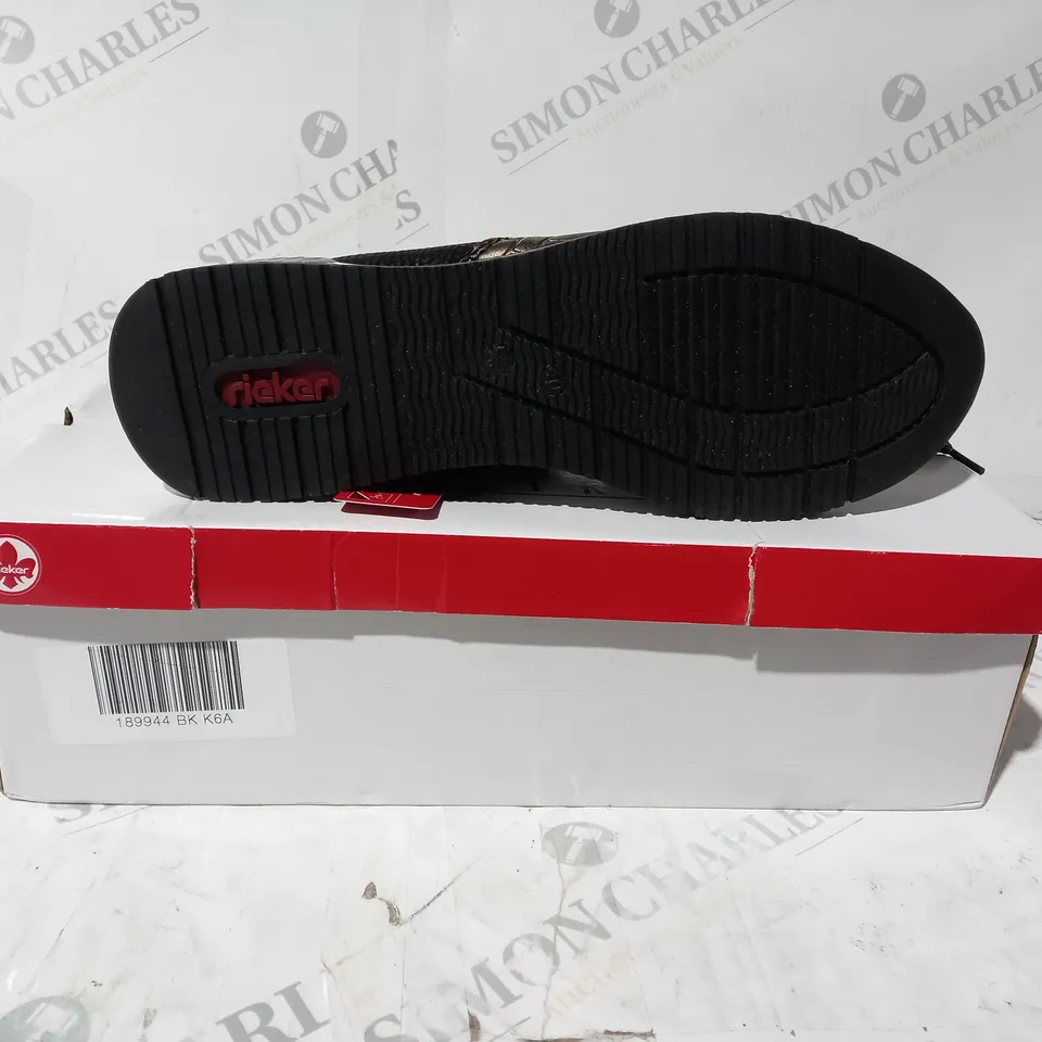 BOXED PAIR OF RIEKER HIGH TOP MIX MATERIAL TRAINER BOOTS UK SIZE 6.5