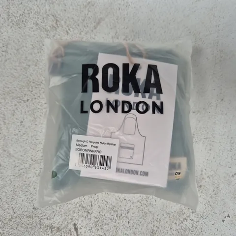BAGGED ROKA LONDON BOROUGH D RECYCLED NYLON RIPSTOP BAG IN FROST - MEDIUM
